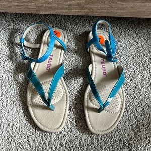 TSUBO SANDALS SHOES SIZE 7 BRAND NEW